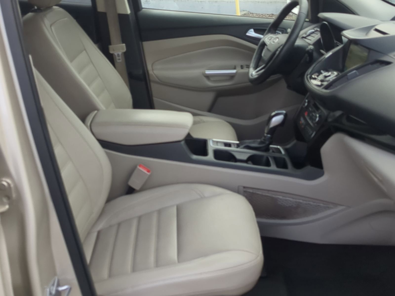 Used 2018 Ford Escape Titanium w/ Ford Safe & Smart Package image 26