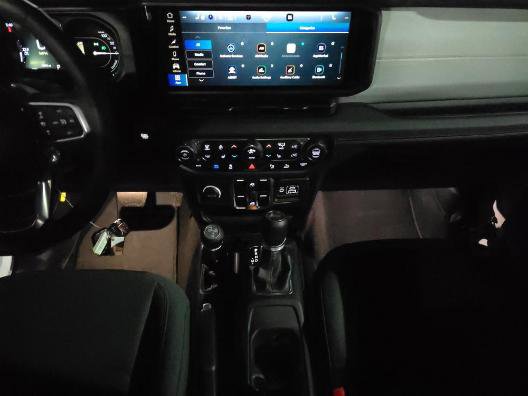 Used 2025 Jeep Wrangler Unlimited Sahara w/ Safety Group image 4