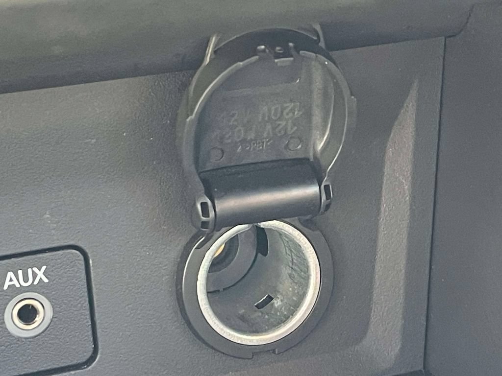 Used 2025 Nissan Sentra SR FWD image 29
