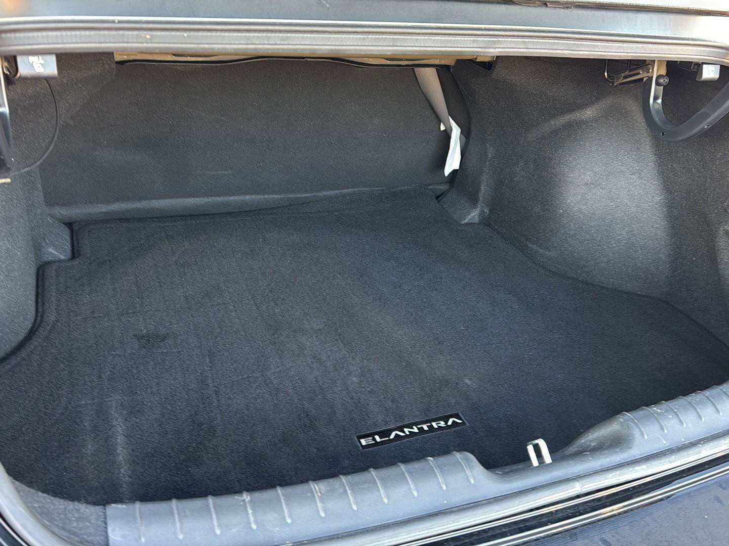 Used 2023 Hyundai Elantra SEL w/ Convenience Package image 27