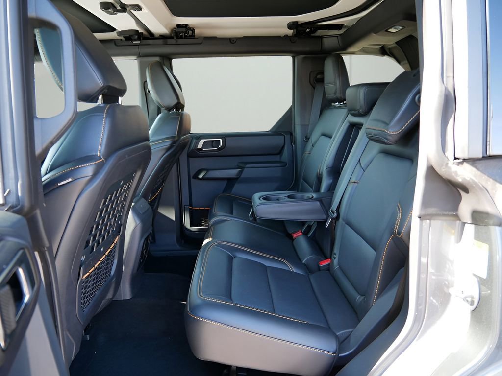Used 2024 Ford Bronco Badlands image 11