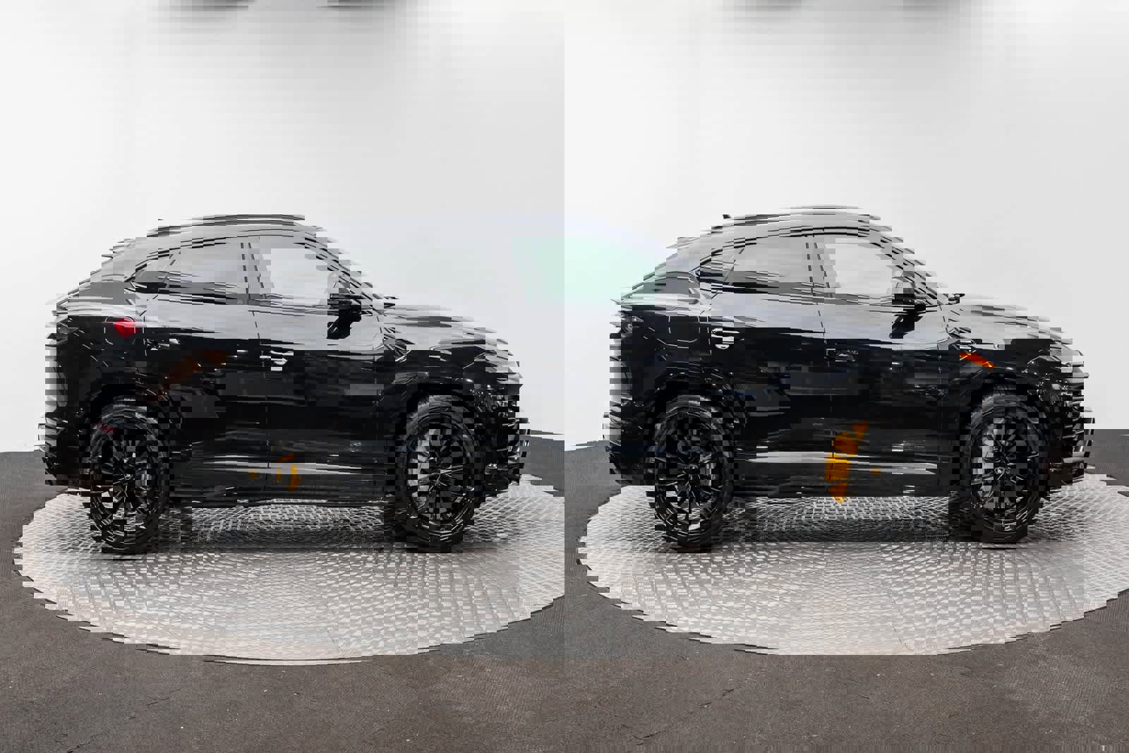 Used 2022 Lamborghini Urus image 65