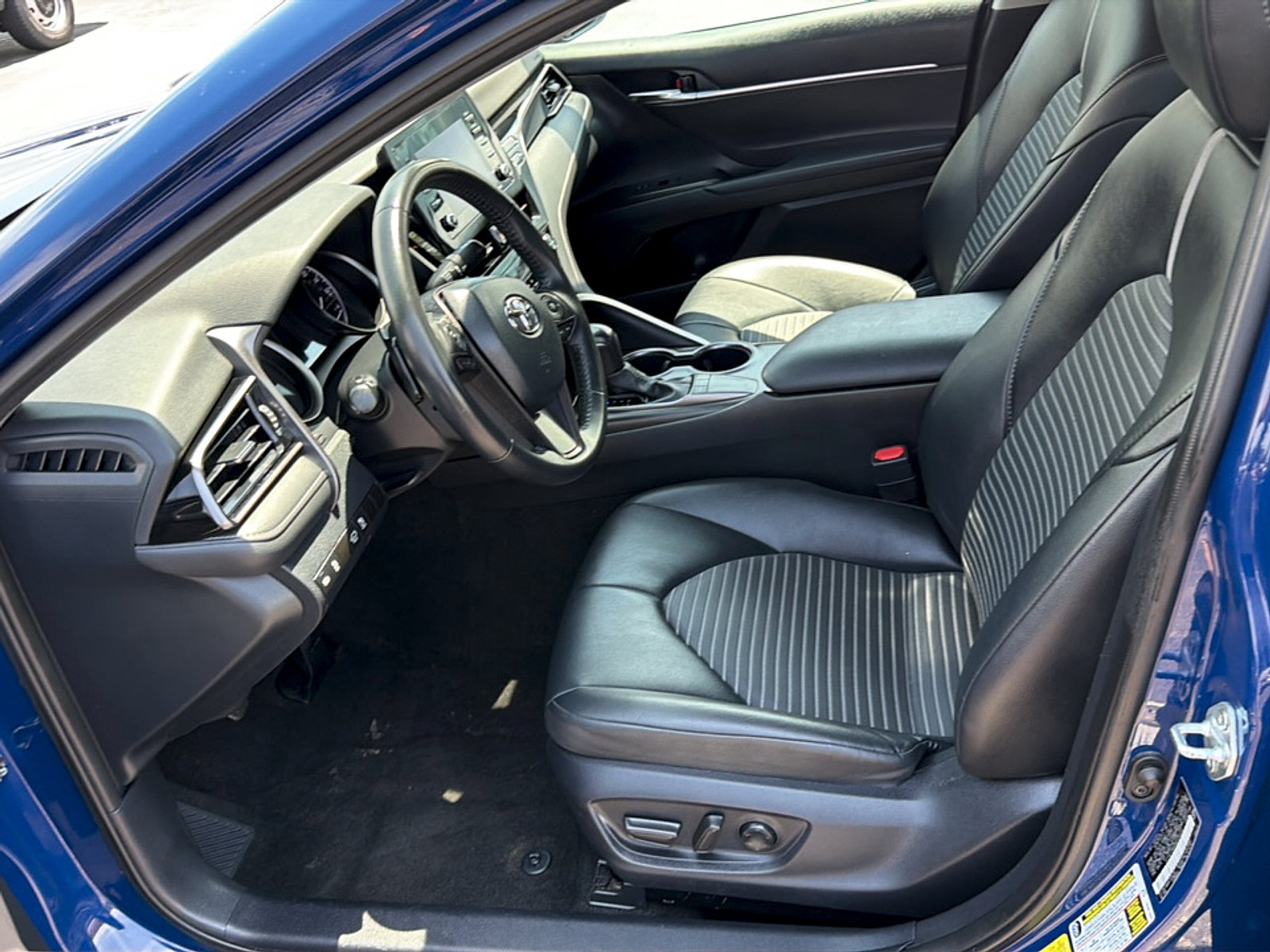 Used 2024 Toyota Camry SE FWD image 12