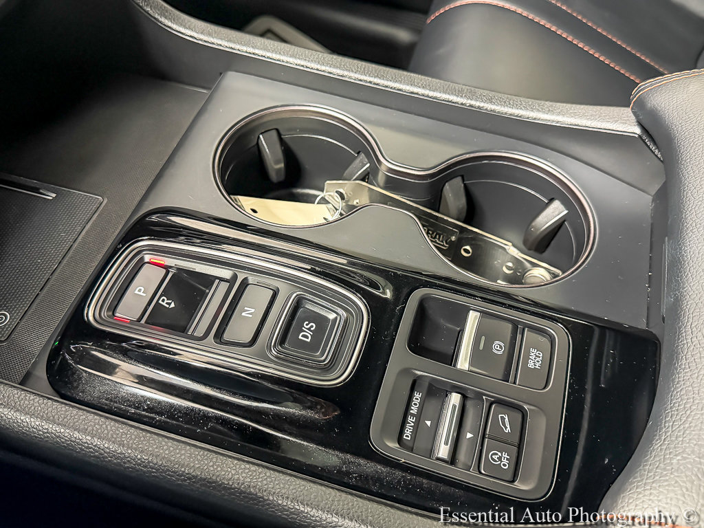 Used 2025 Honda Pilot TrailSport image 18