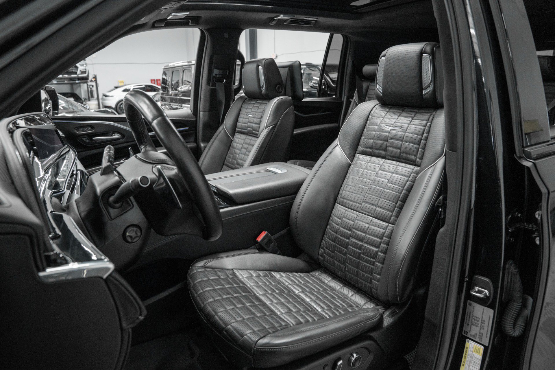 Used 2024 Cadillac Escalade ESV V w/ LPO, Floor Liner Package AWD/4WD image 23