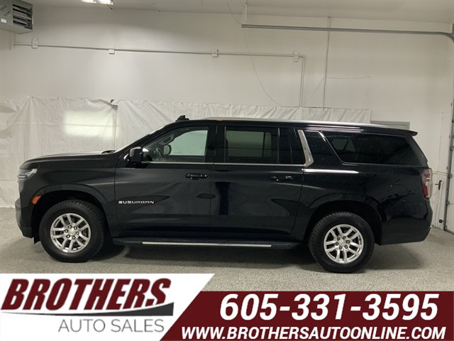 Used 2024 Chevrolet Suburban LT AWD/4WD image 1