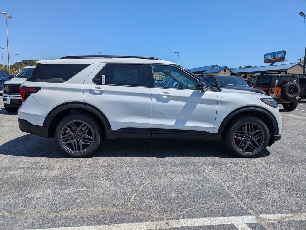 New 2026 Ford Explorer ST-Line image 3