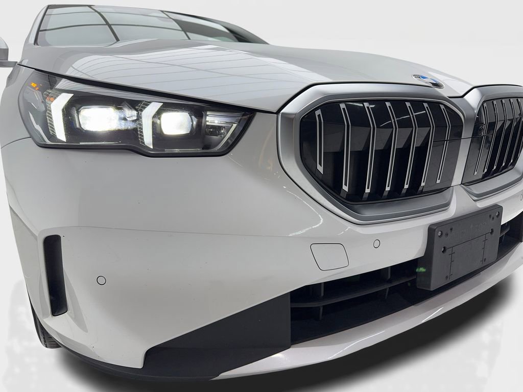 Used 2024 BMW 530i image 3