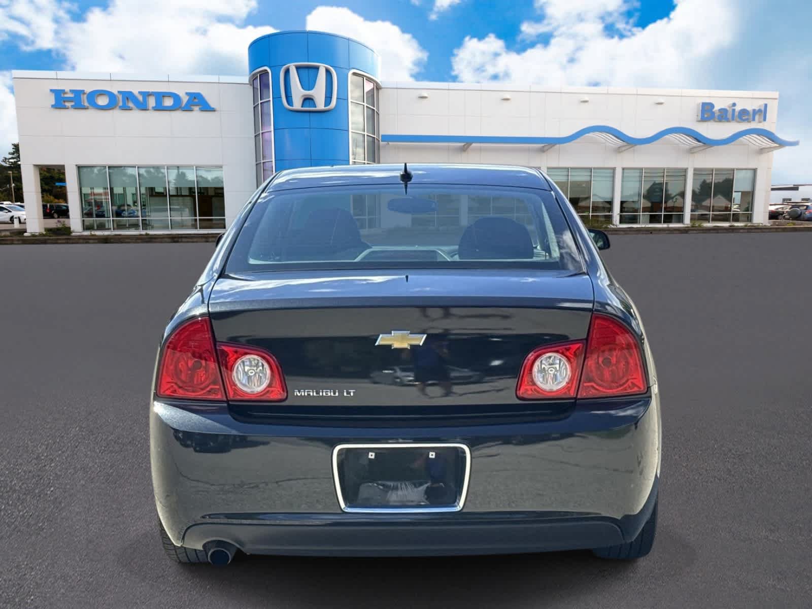Used 2010 Chevrolet Malibu LT w/ Power Convenience Package FWD image 4