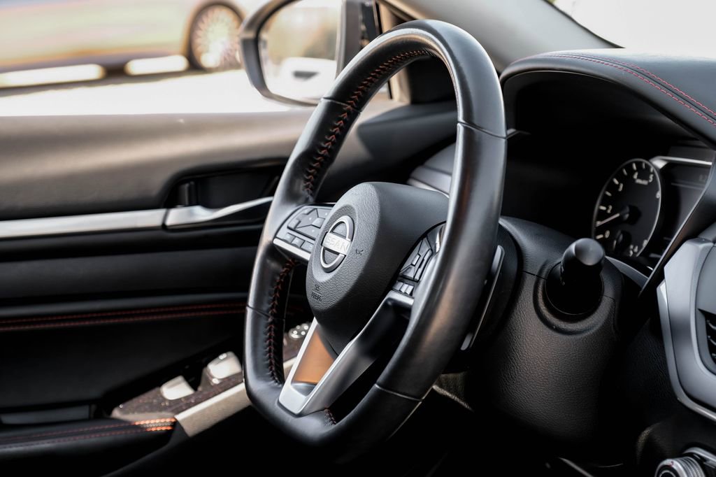 Used 2023 Nissan Altima 2.5 SR image 13