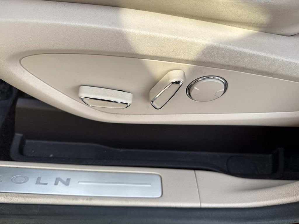 Used 2017 Lincoln MKC Select w/ Select Plus Package image 27