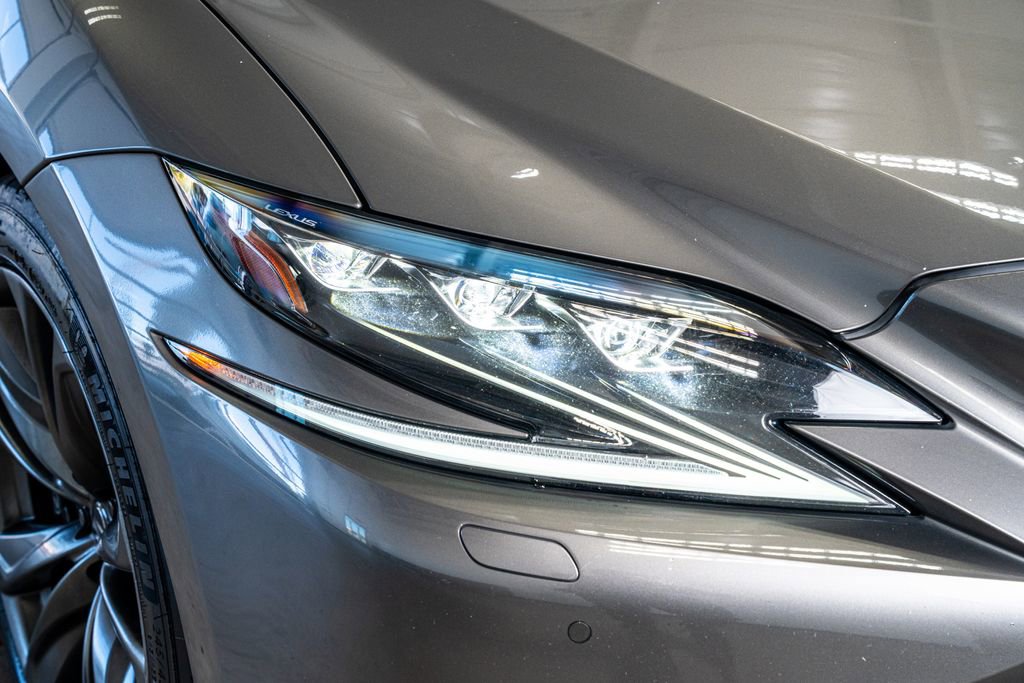 Used 2019 Lexus LS 500 F Sport AWD/4WD image 18