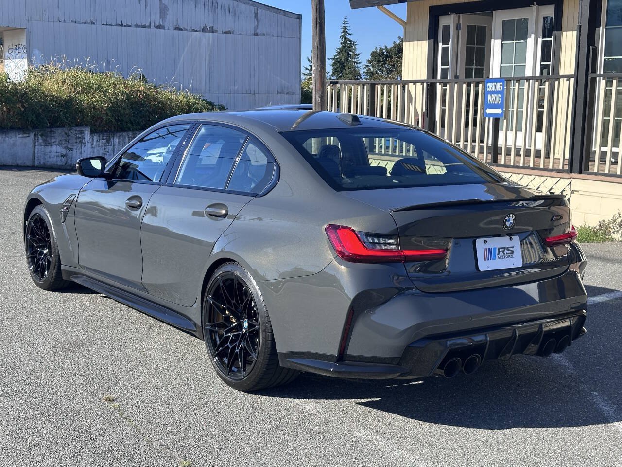 Used 2024 BMW M3 w/ M Carbon Exterior Package RWD image 5