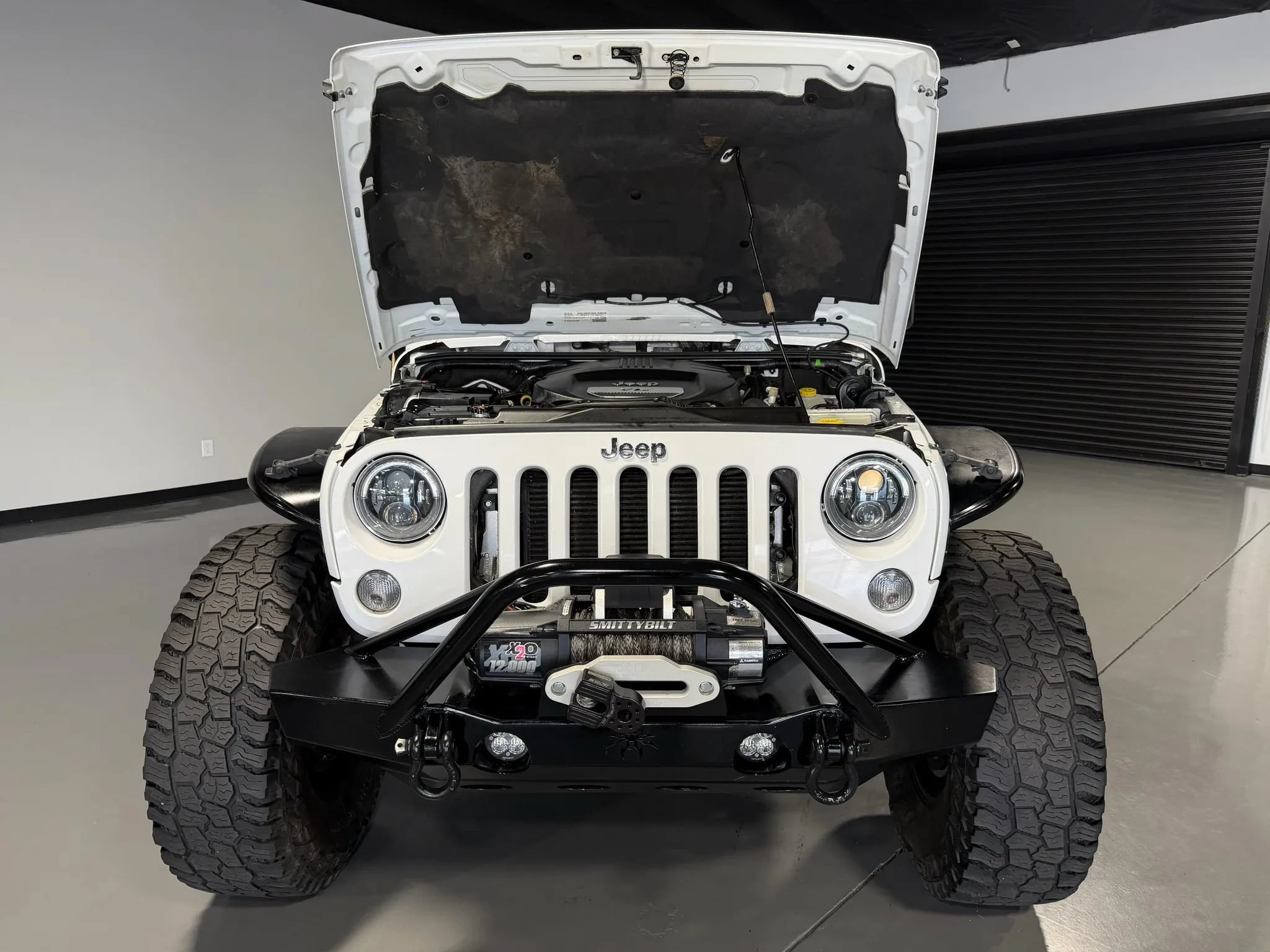 Used 2015 Jeep Wrangler Unlimited Rubicon w/ Connectivity Group AWD/4WD image 5