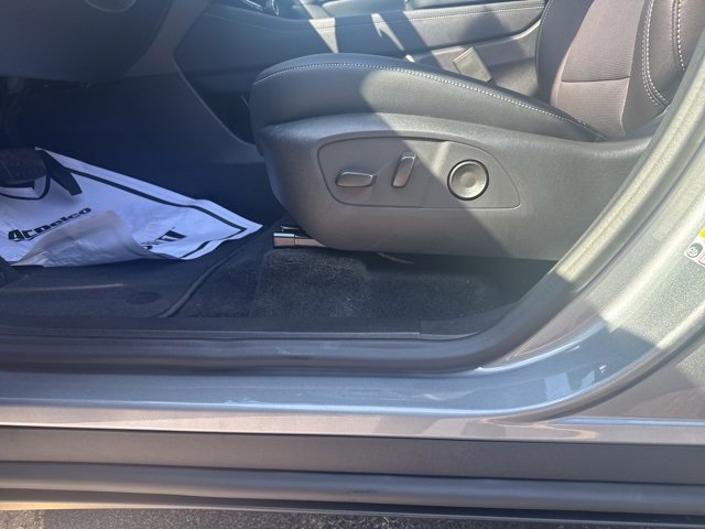 New 2026 Chevrolet Traverse LT w/ Driver Confidence Package image 27