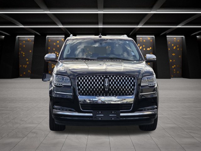 Used 2023 Lincoln Navigator Black Label AWD/4WD image 2