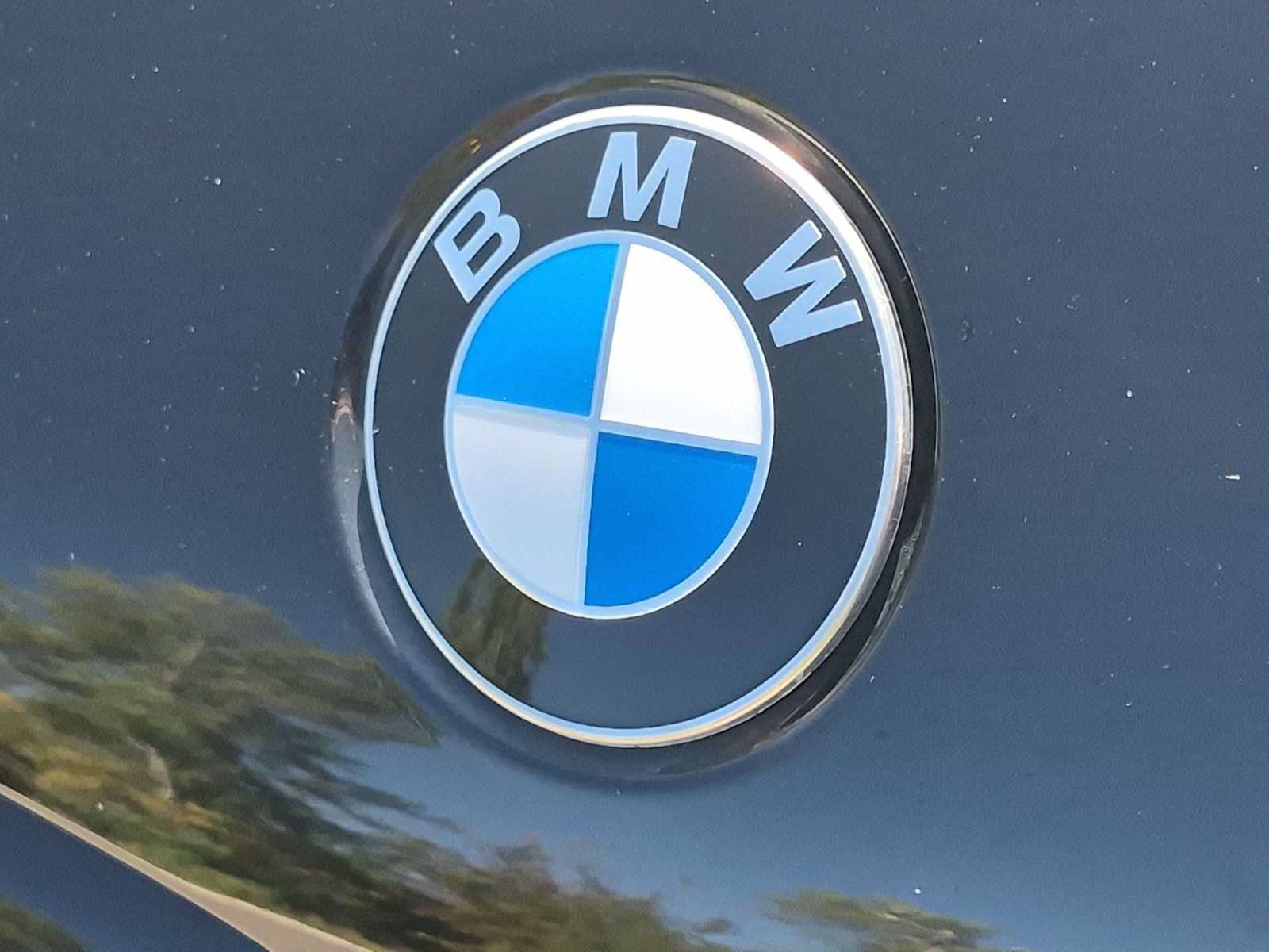 Used 2022 BMW X6 xDrive40i w/ M Sport Package AWD/4WD image 11