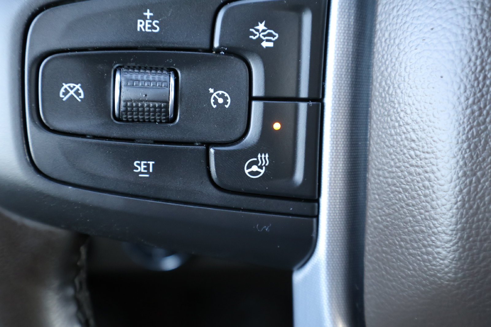 Used 2025 GMC Sierra 1500 SLT AWD/4WD image 27