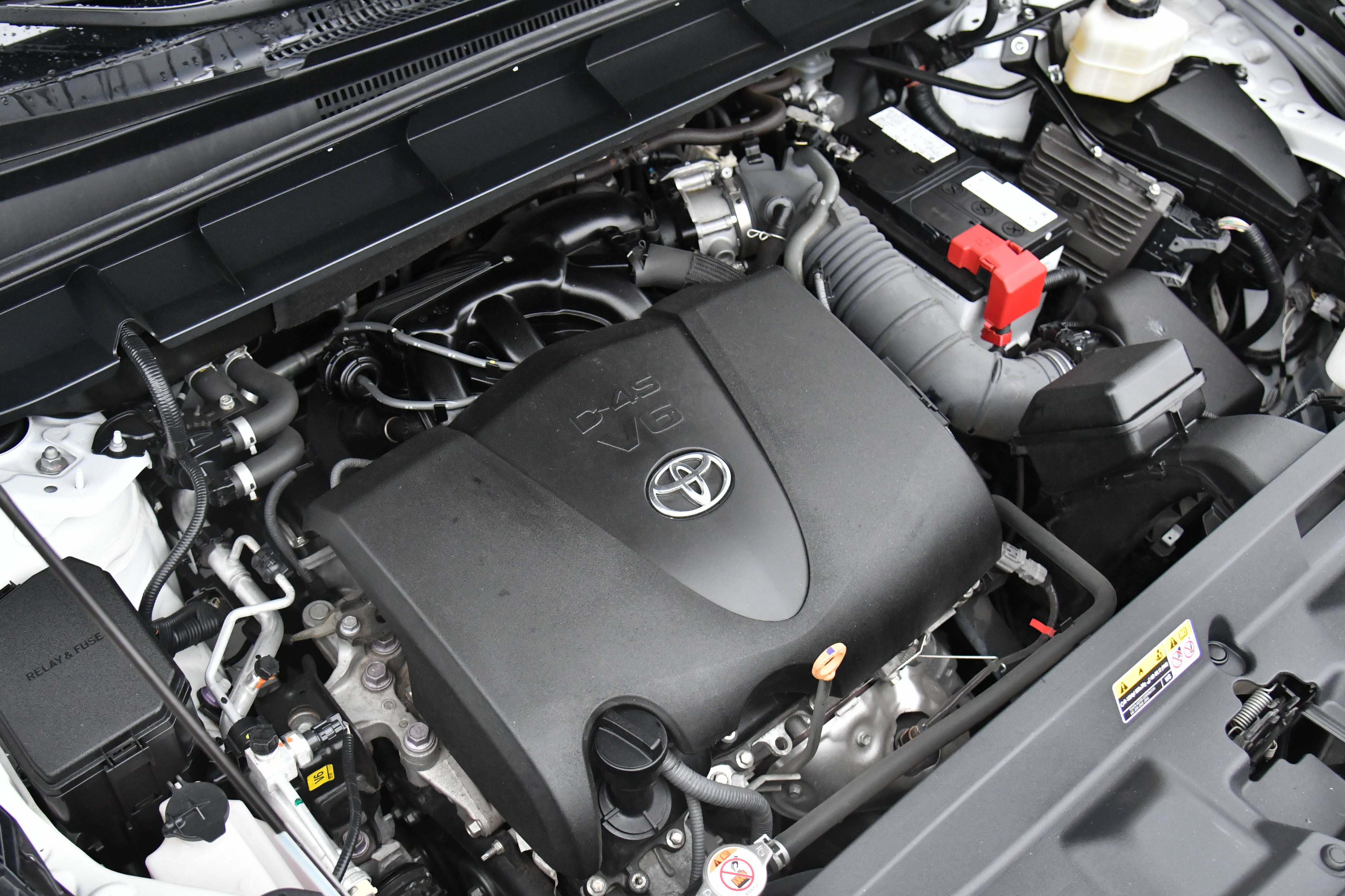 Used 2022 Toyota Highlander LE AWD/4WD image 47