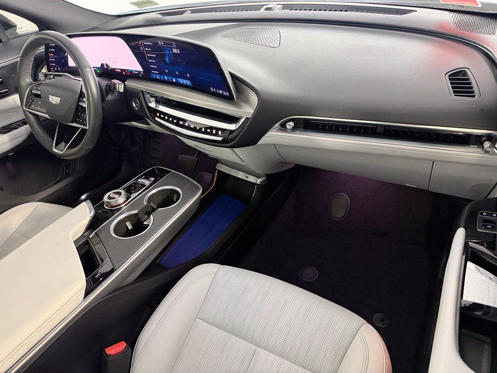 Used 2024 Cadillac Lyriq Luxury RWD image 14
