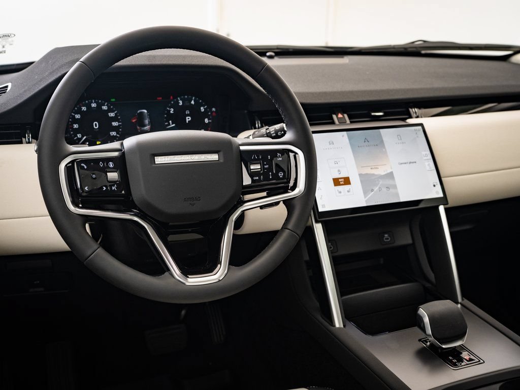 Certified 2025 Land Rover Discovery Sport S AWD/4WD image 4