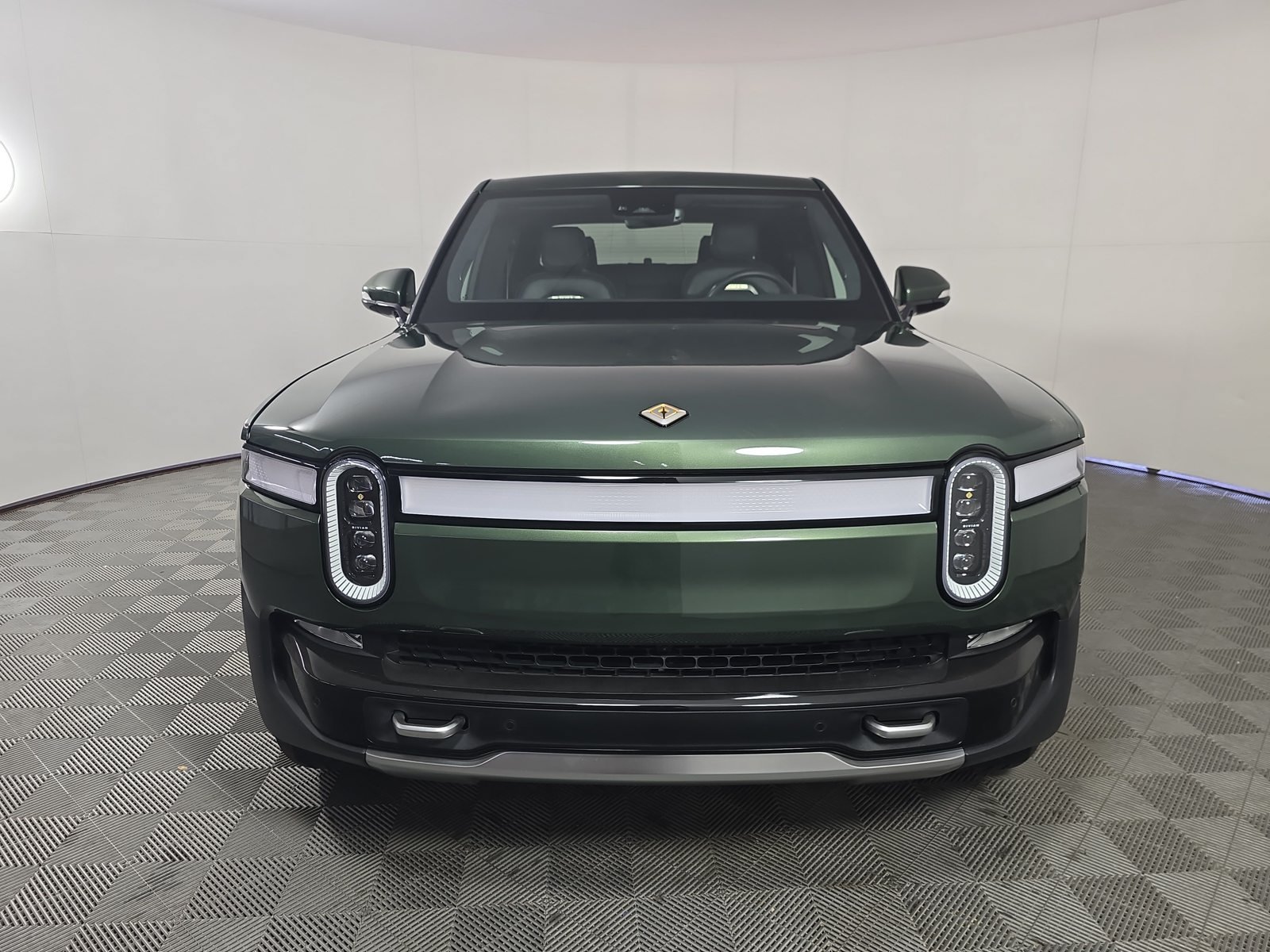 Used 2024 Rivian R1T Adventure Dual AWD/4WD image 8
