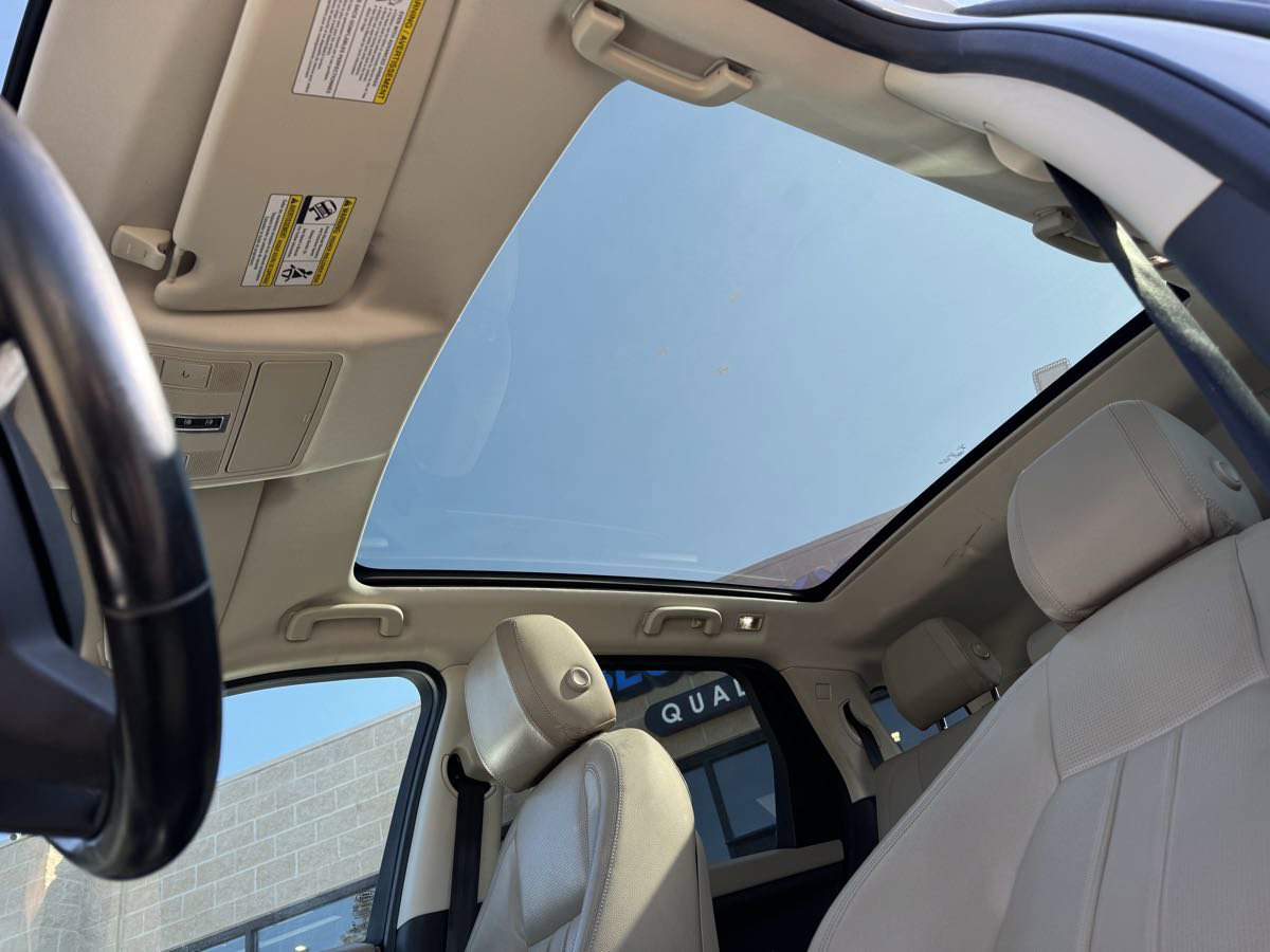 Used 2018 Land Rover Discovery Sport HSE image 22