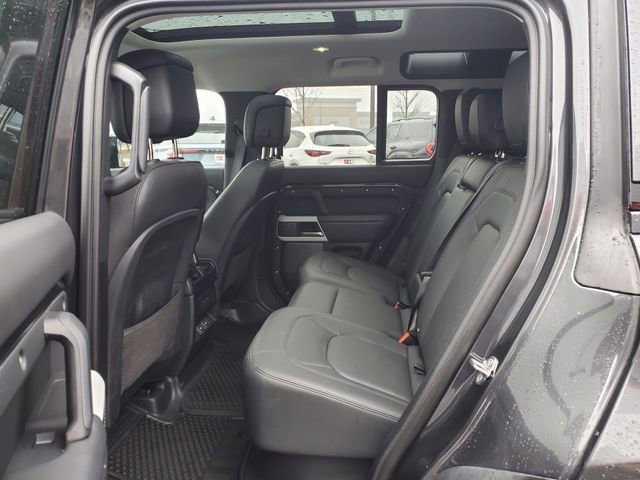 Used 2024 Land Rover Defender 110 S image 9
