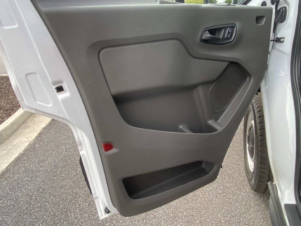 Used 2025 Ford Transit 250 148 Medium Roof RWD image 16