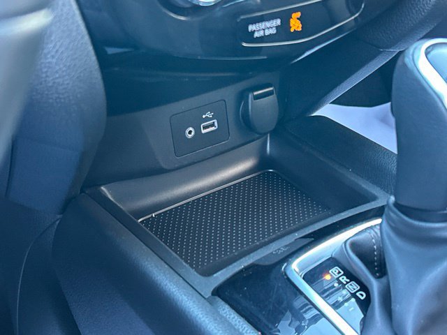 Used 2018 Nissan Rogue SV AWD/4WD image 49