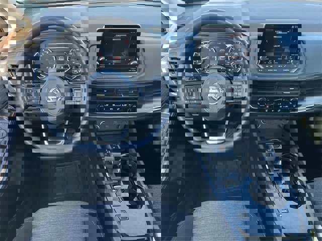 Used 2023 Nissan Rogue SV image 11