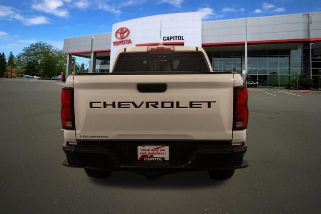 Used 2024 Chevrolet Colorado Z71 w/ Z71 Convenience Package 2 AWD/4WD image 3
