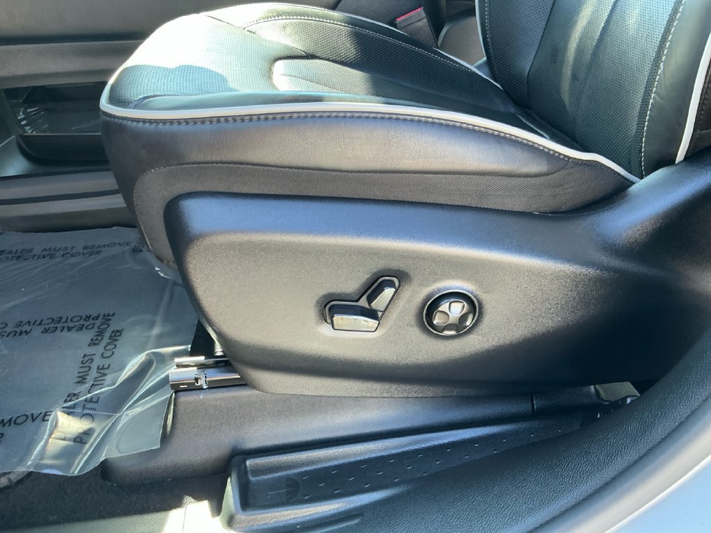 Used 2026 Chrysler Pacifica Limited w/ S Appearance Package FWD image 19