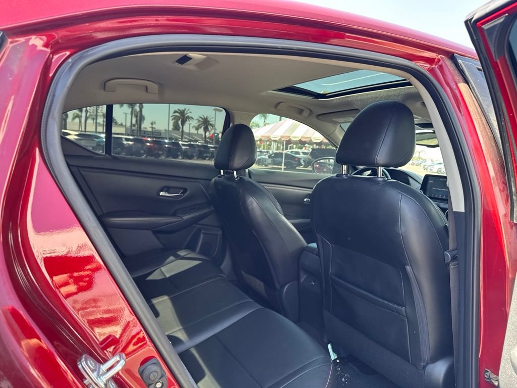 Used 2020 Nissan Sentra SR w/ Premium Package FWD image 11