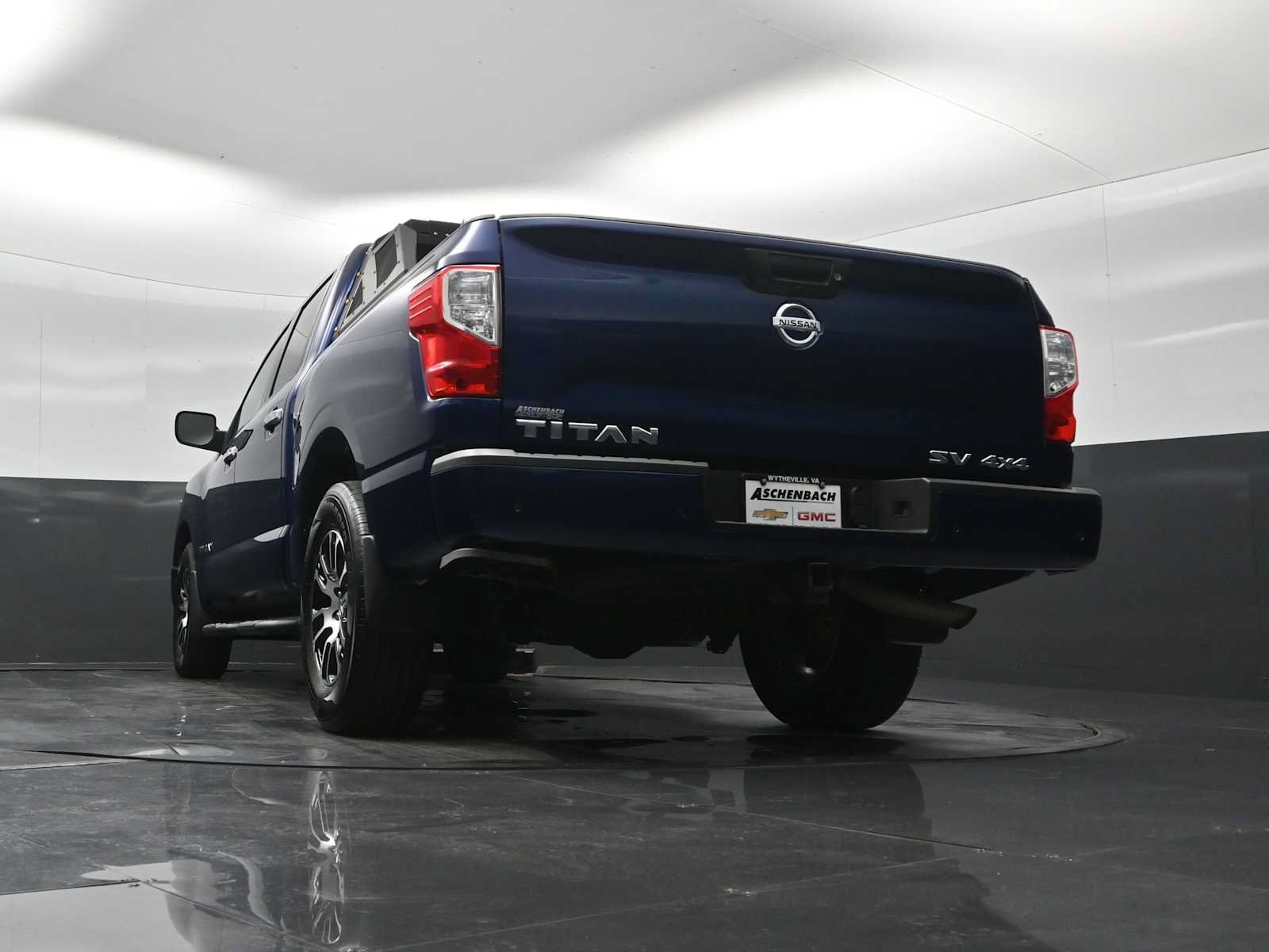 Used 2021 Nissan Titan SV w/ Accessory Utility Package AWD/4WD image 29