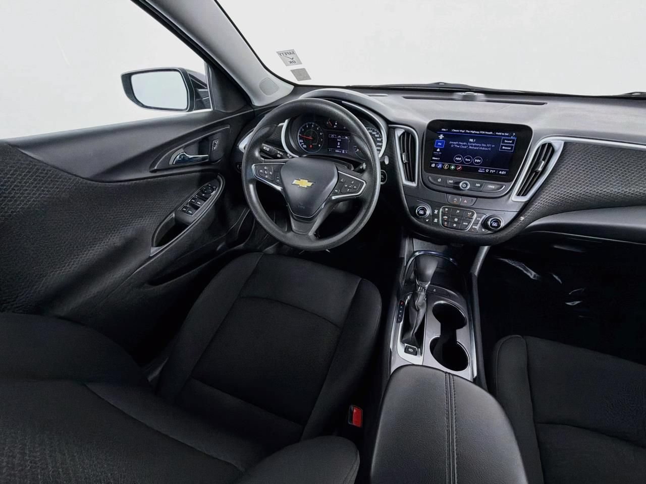 Used 2023 Chevrolet Malibu LT FWD image 11