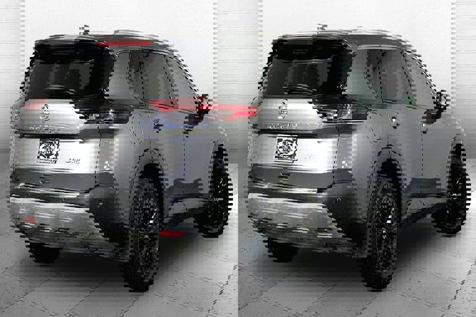 Used 2021 Nissan Rogue SV w/ Premium Package image 13