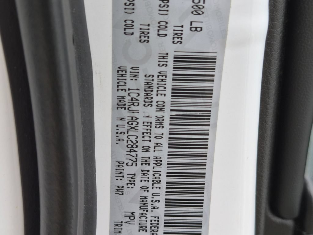 Used 2020 Jeep Grand Cherokee Laredo AWD/4WD image 27