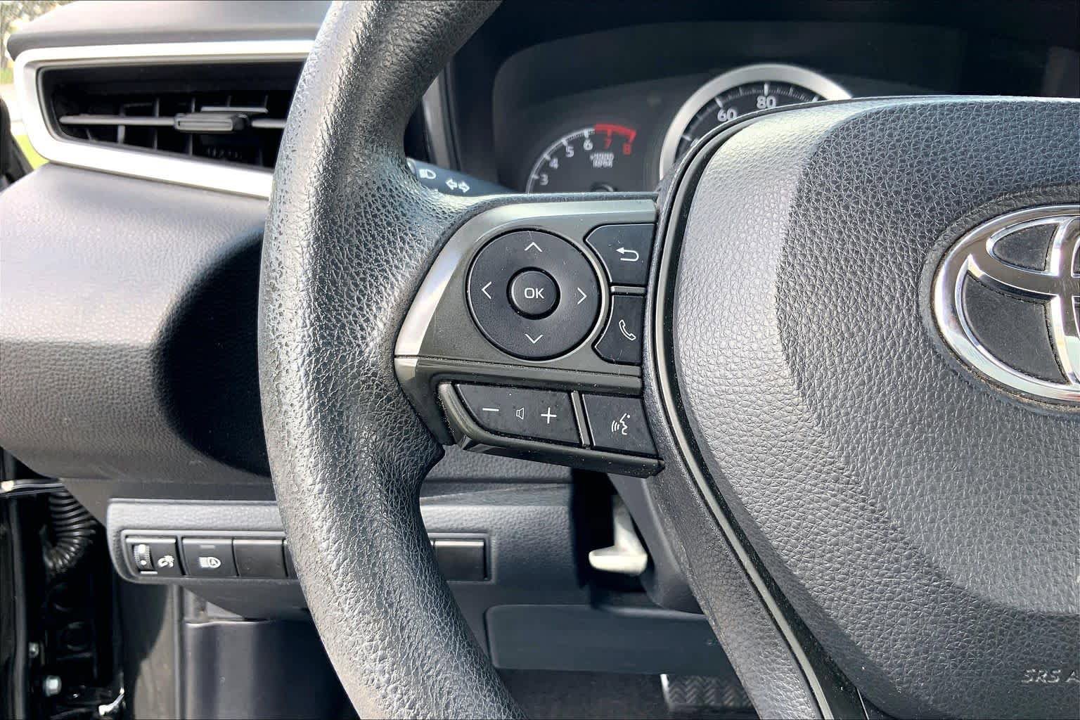 Used 2021 Toyota Corolla LE FWD image 23