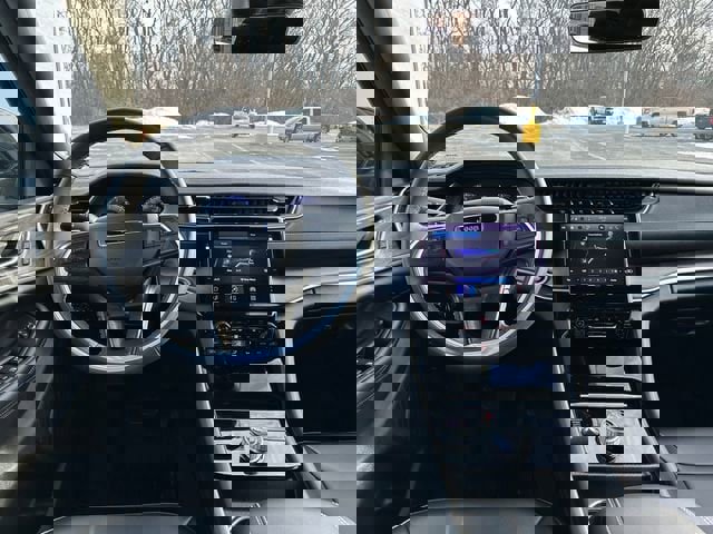 Used 2025 Jeep Grand Cherokee L Limited w/ Black Appearance Package image 13