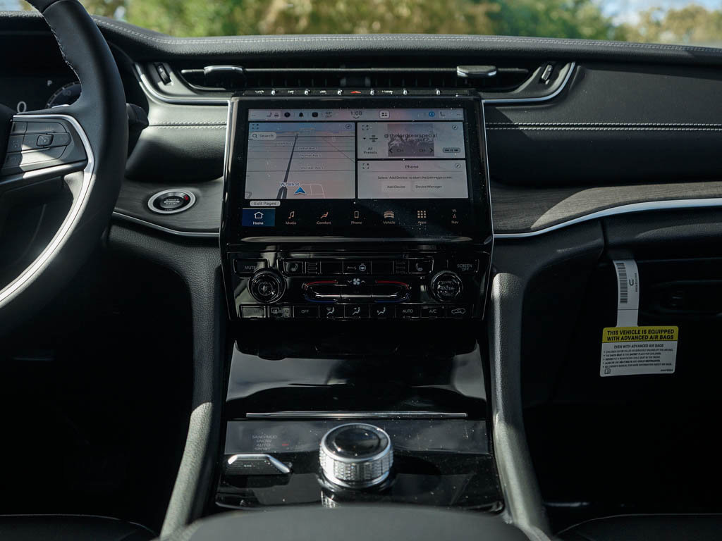 New 2025 Jeep Grand Cherokee Limited image 16