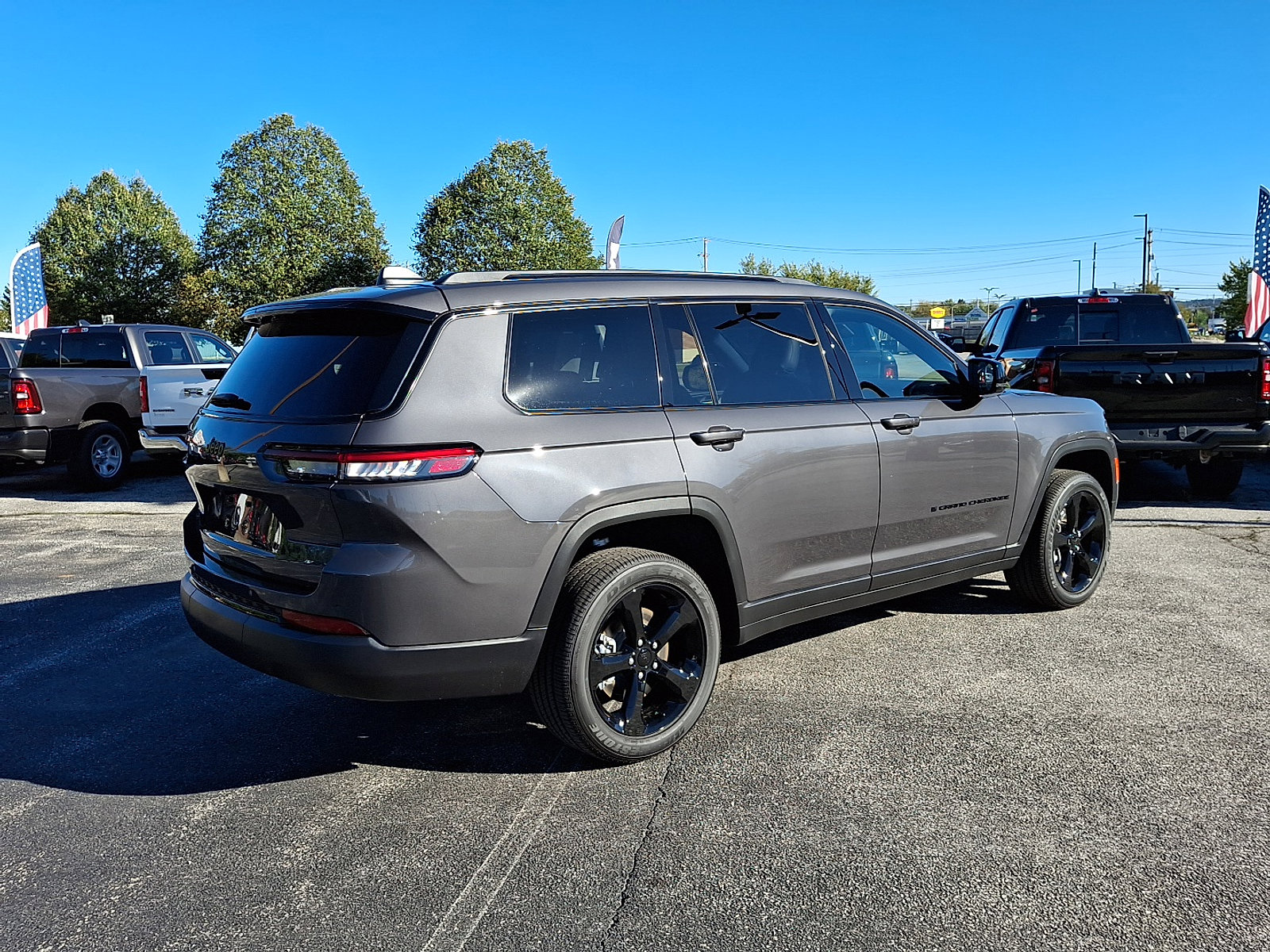 Used 2025 Jeep Grand Cherokee L Altitude image 8