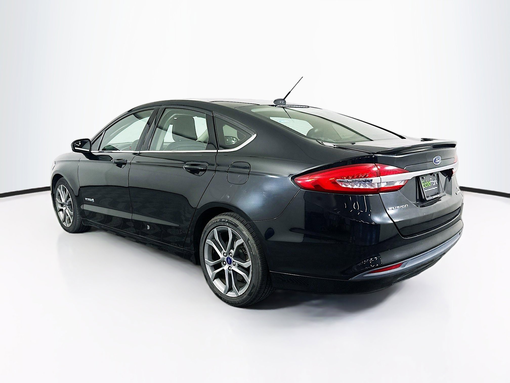 Used 2017 Ford Fusion SE w/ Equipment Group 601A FWD image 5