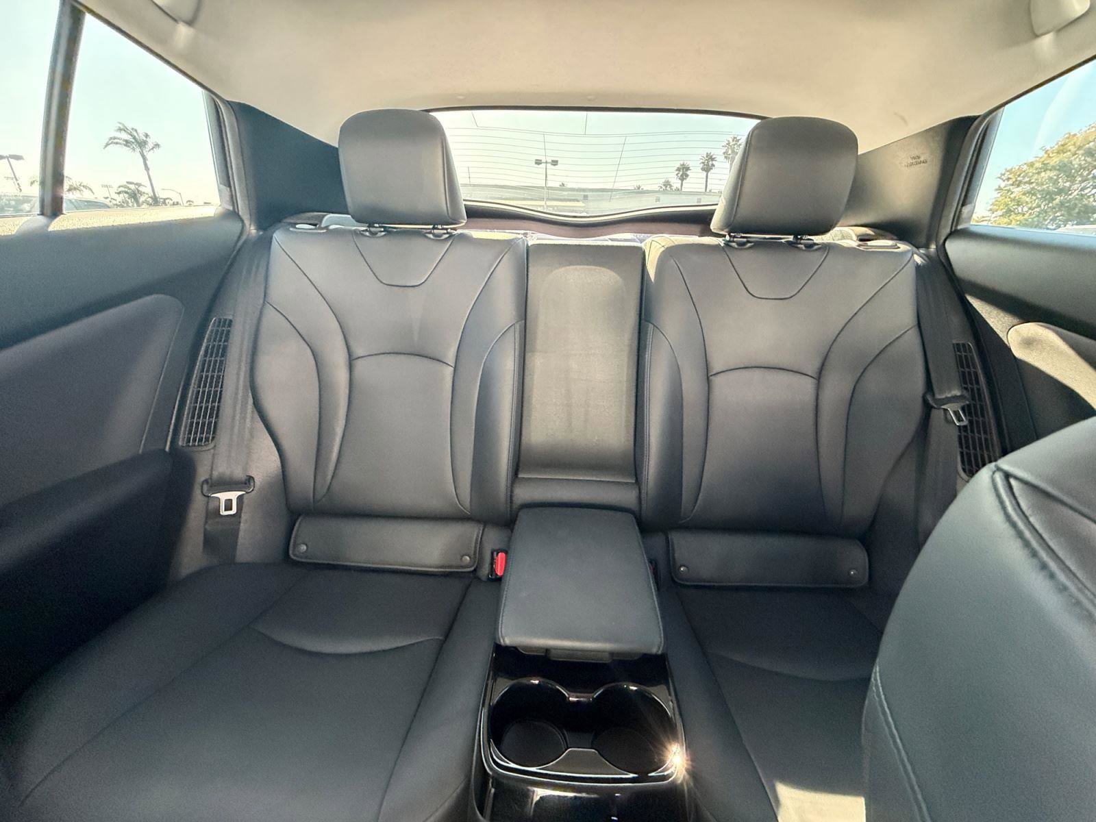 Used 2017 Toyota Prius Prime Advanced w/ Carpet Mat Package FWD image 28