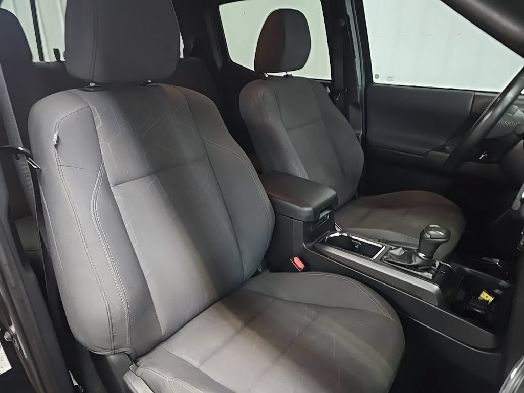 Used 2019 Toyota Tacoma TRD Off-Road AWD/4WD image 14