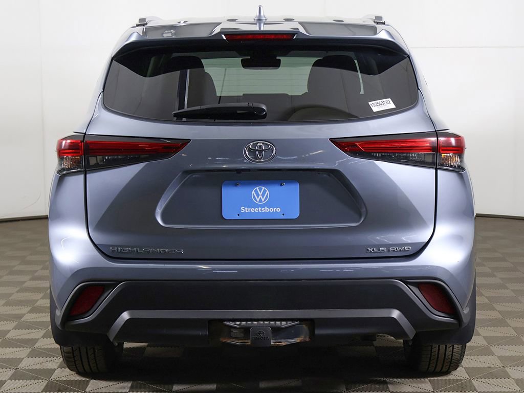 Used 2021 Toyota Highlander XLE image 14