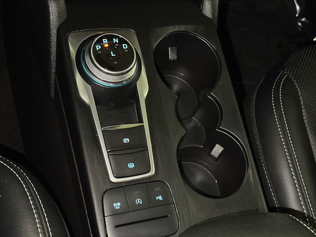 Used 2022 Ford Escape Titanium w/ Class II Trailer Tow Package image 31