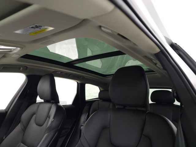 Certified 2025 Volvo XC60 B5 Plus AWD/4WD image 19