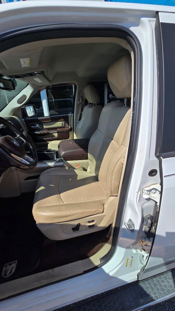 Used 2014 RAM 1500 Laramie w/ Convenience Group AWD/4WD image 13