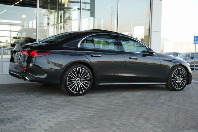 New 2026 Mercedes-Benz E 450 4MATIC Sedan image 9